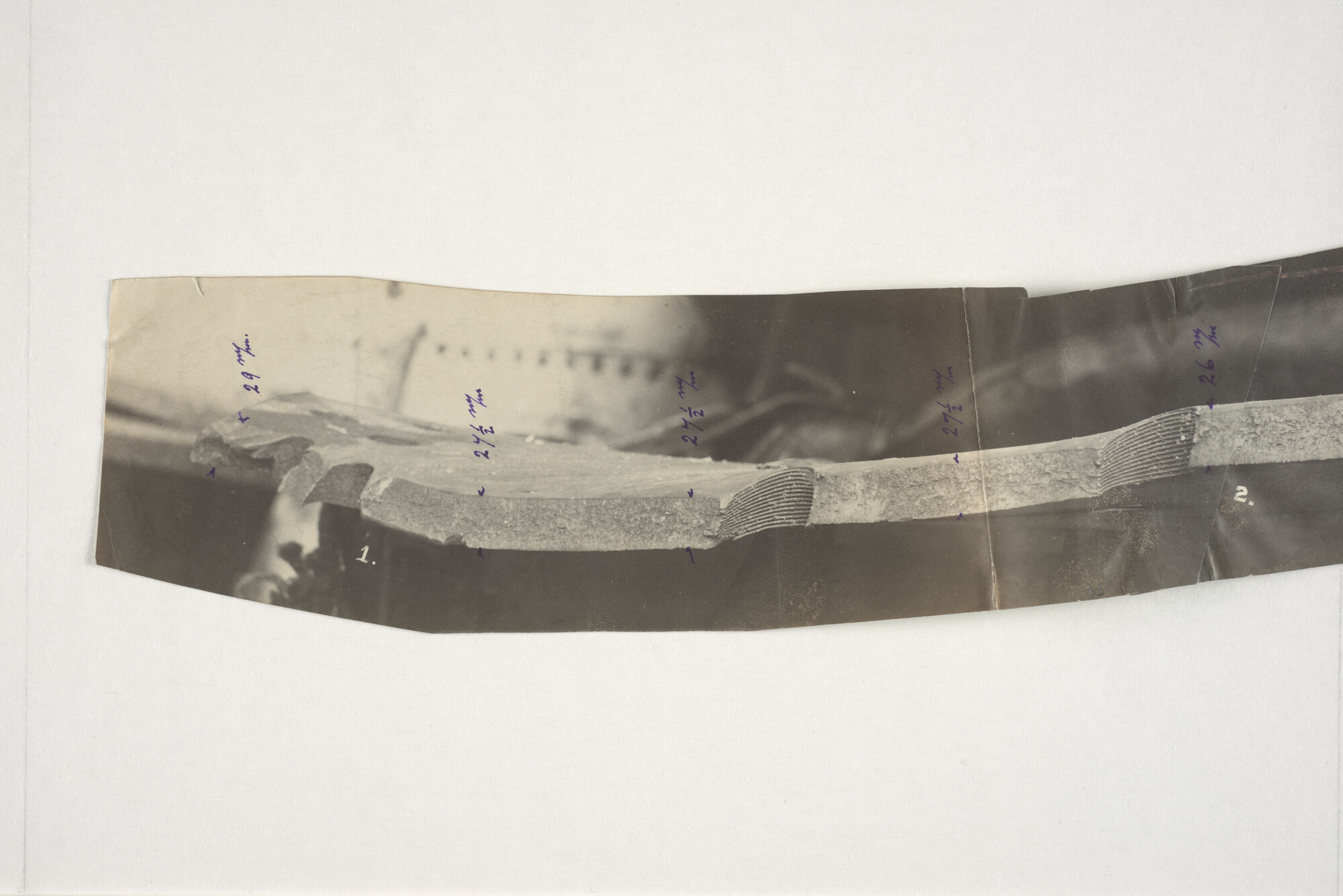 1994.1611; Schadefoto van de doorsnede van de circa 33 mm dikke ketelplaat van het ss. Pahud [...]; foto