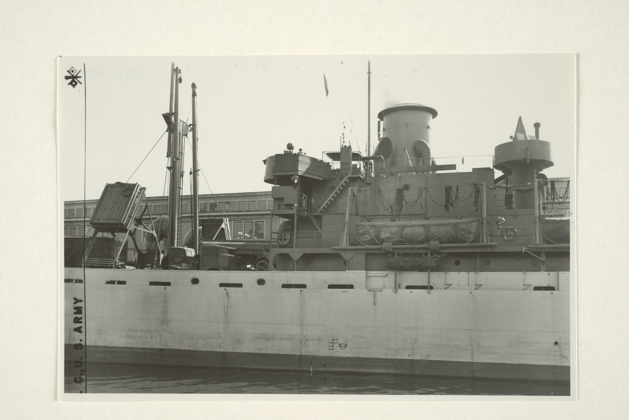 1997.4149; Detailfoto van het middenschip van het Amerikaanse libertyschip ss. HR 91 [...]; foto