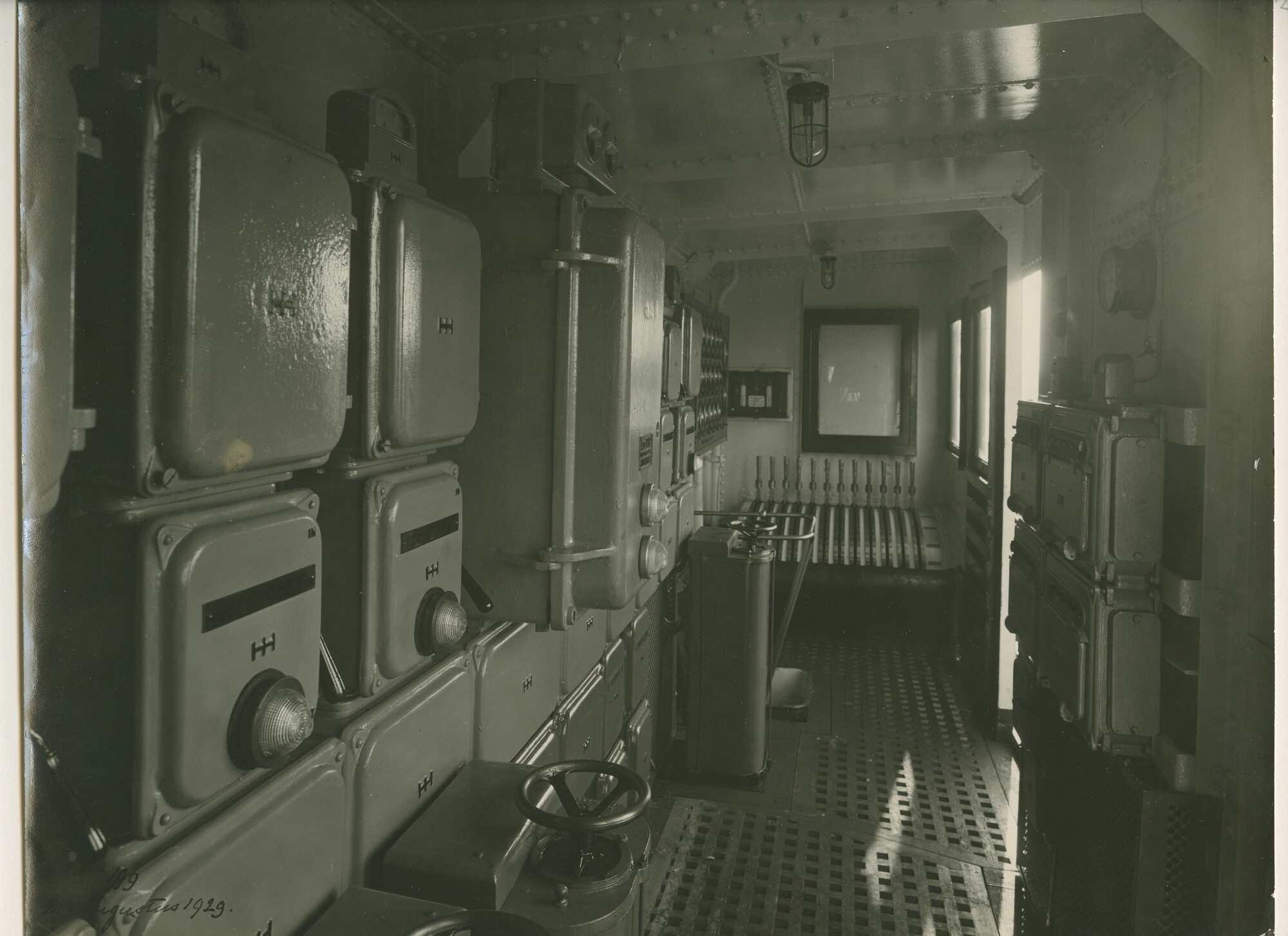 S.5444(0787)2; Foto van het drijvend droogdok Julianadok, na aflevering; foto