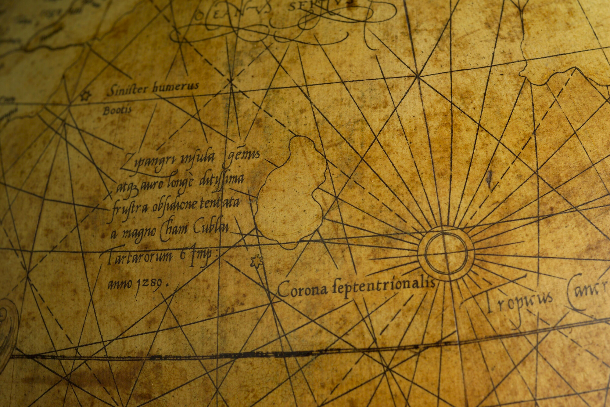 A.0145(025)01; Aardglobe van 42 cm. in doorsnede door Gerard Mercator, 1541, waarschijnlijk een facsimile editie uit 1875; globe