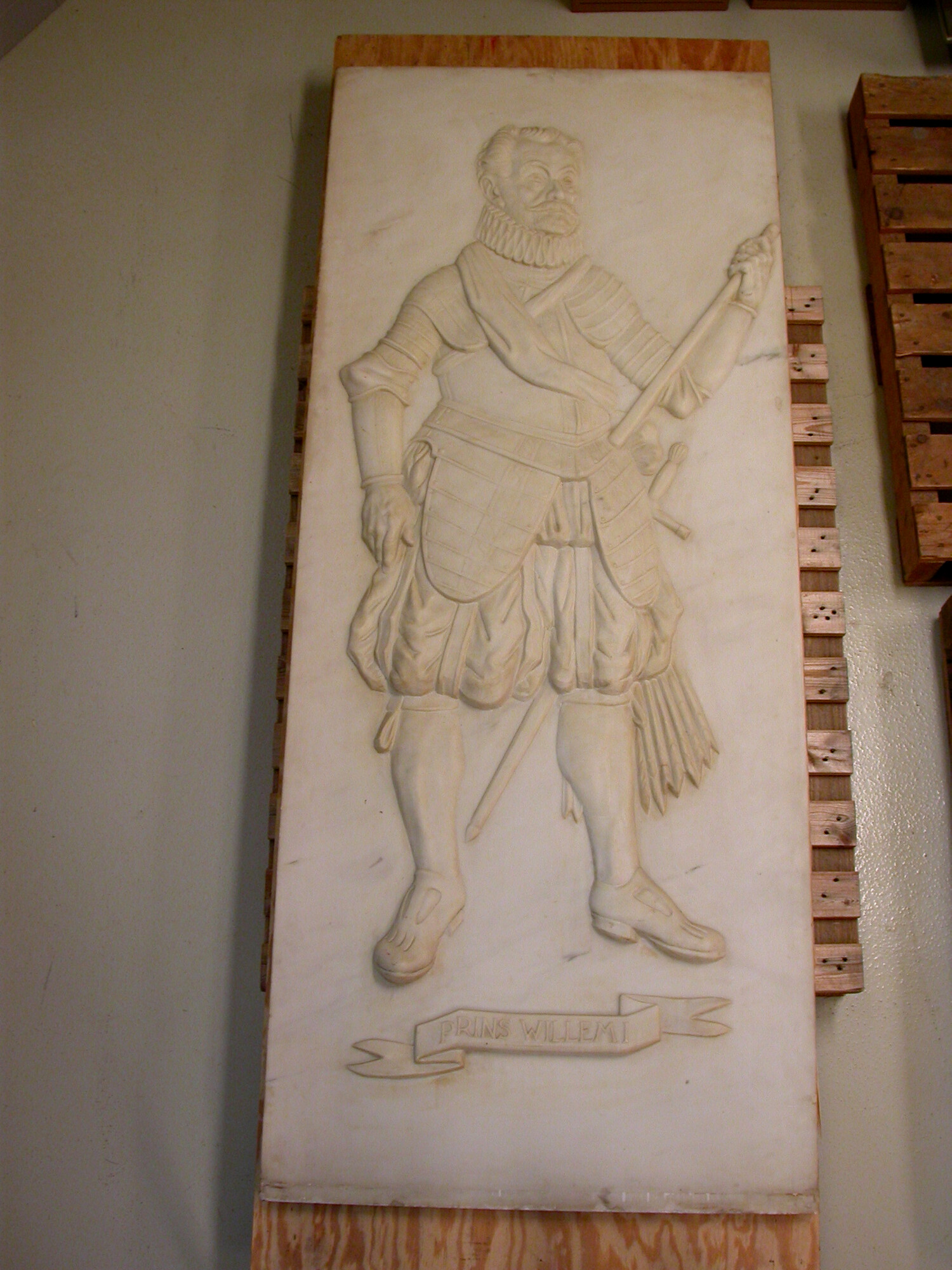 2006.0077; Marmeren reliëf van prins Willem I van Oranje, afkomstig van de Oranje; scheepssier